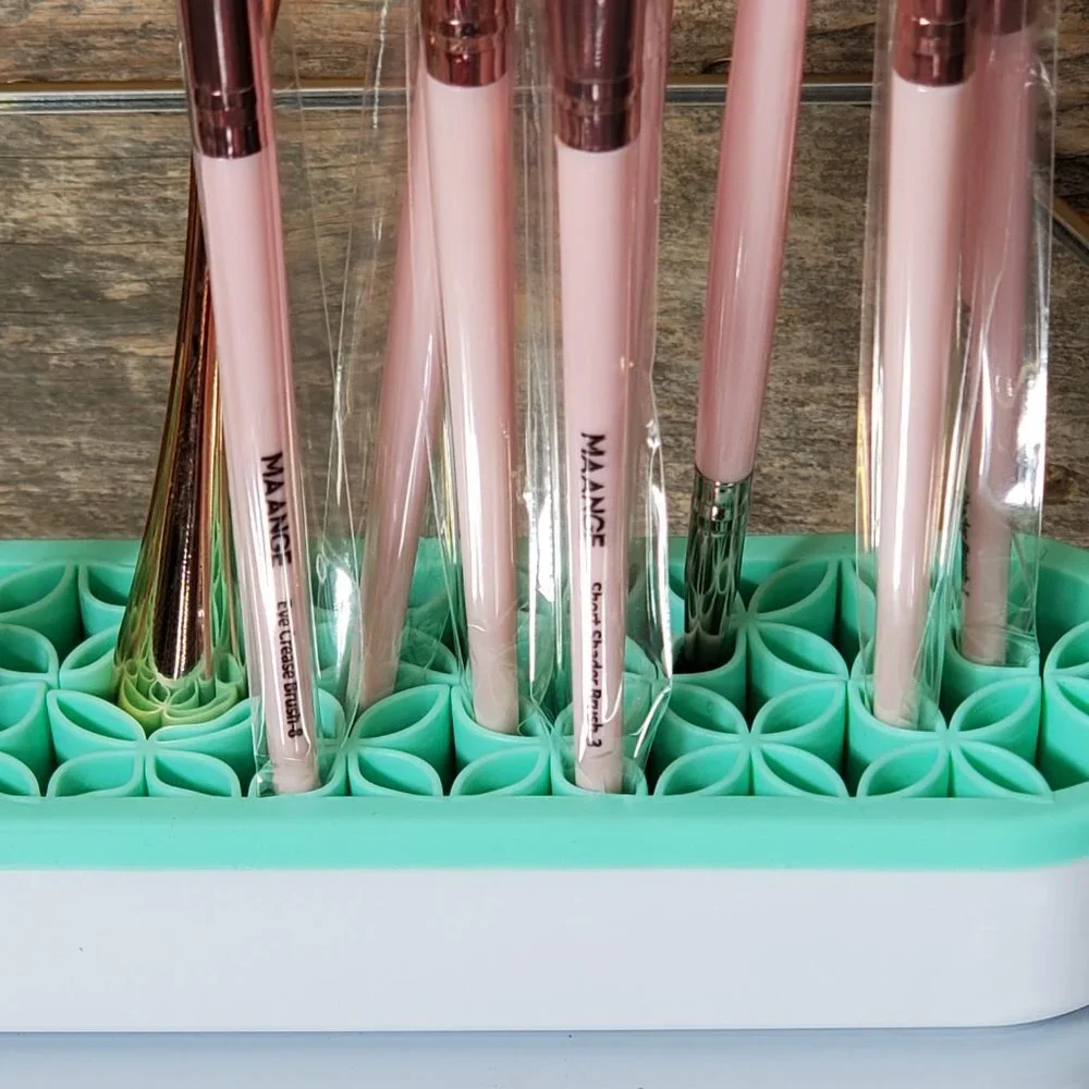 Makeup Brush Organizer- Green -Flexible-Portable-Silicone